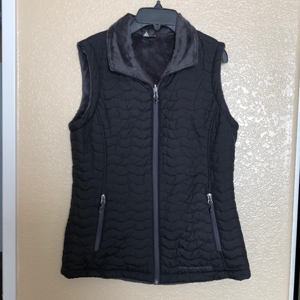 Free Country Womens double sided faux fur Vest.